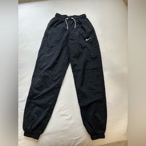 Nike oversized woven joggers size xxs (runs big, fits like a xs)